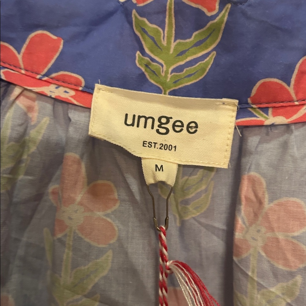 Umgee Blue Floral V-Neck Short Sleeve Blouse - Picture 2 of 6